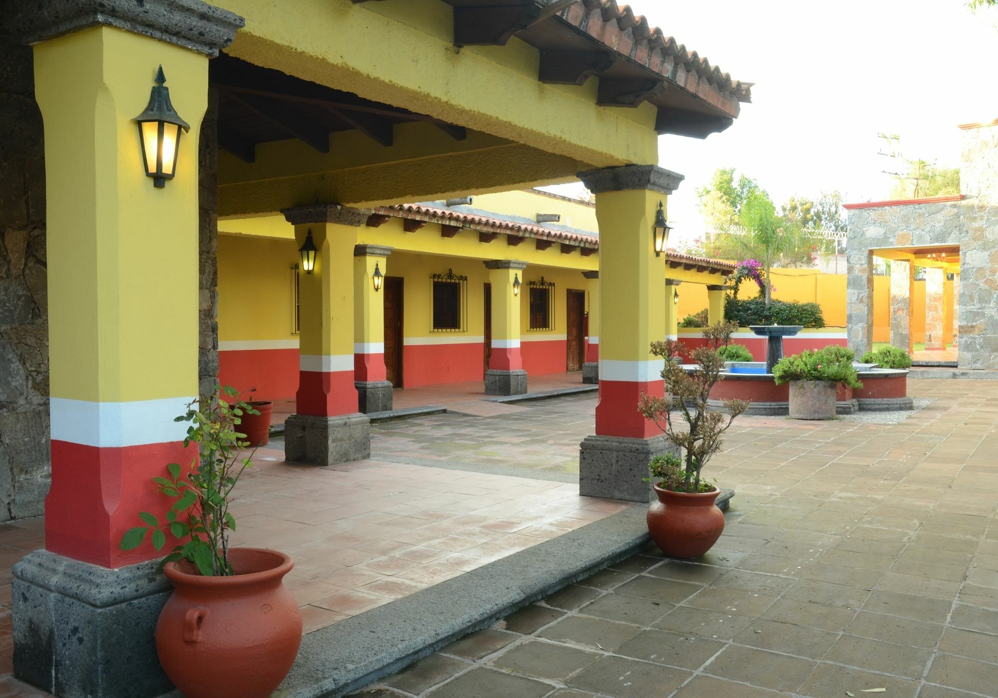 Hotel Mision San Gil San Juan del Río Esterno foto